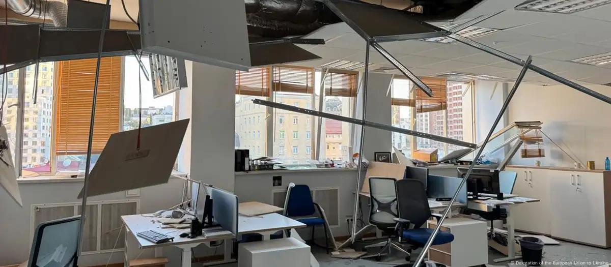 Ataque russo contra o centro de Kiev atinge prédio da UE