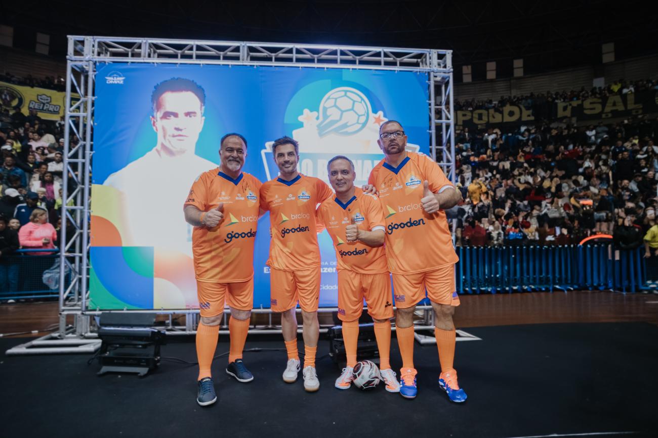 Com presença de Falcão e outros craques, abertura da Copa São Bernardo registra mais de 7.000 pessoas e emociona fãs