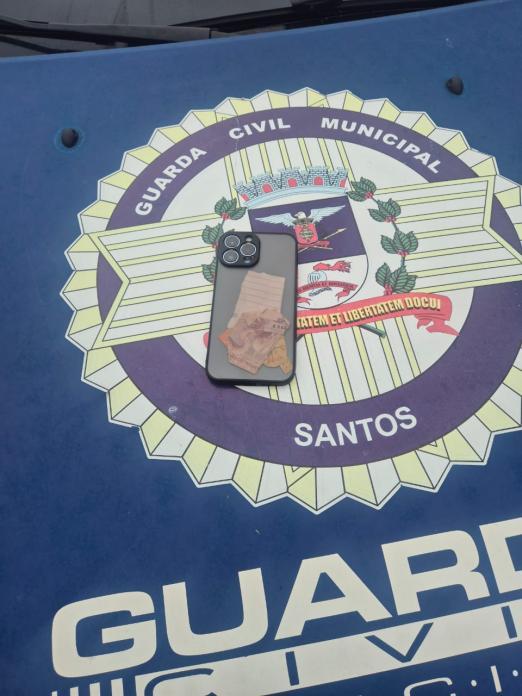 Guarda Municipal de Santos apreende adolescente por roubo de celular