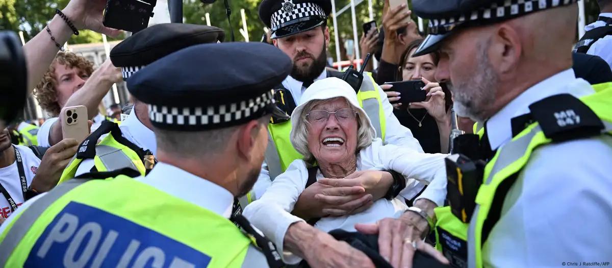 Mais de 450 são presos em Londres em protesto pró-palestinos