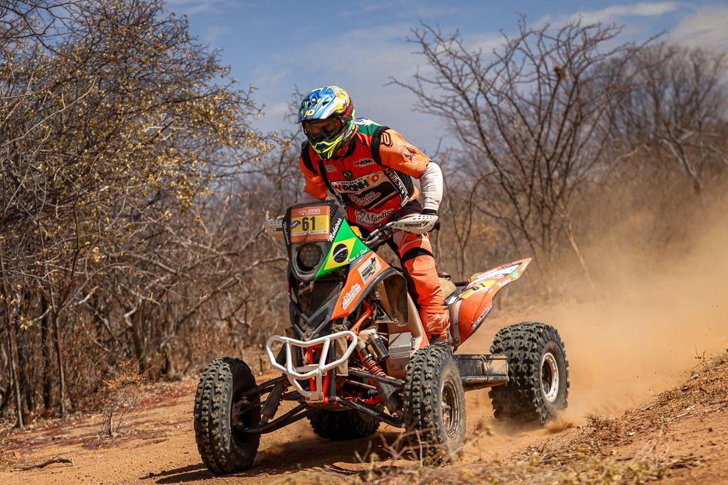 Marcelo Medeiros segue invicto na liderança dos Quadriciclos na sexta etapa do Sertões 2025
