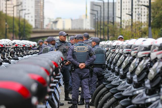 Parceria entre Governo de SP e prefeitura da capital viabiliza câmeras com reconhecimento de placas para motos da PM