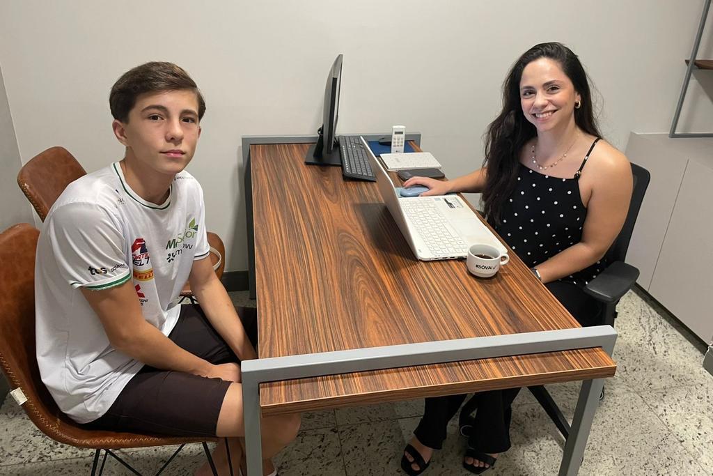 Piloto capixaba mostra que preparo fora da pista é fundamental para o sucesso no automobilismo