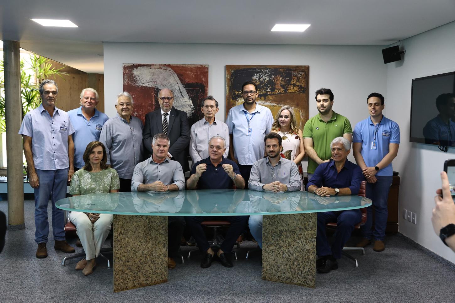 Prefeito Paulo Sérgio assina ordens de serviço para ampliar lazer e esporte em dois bairros