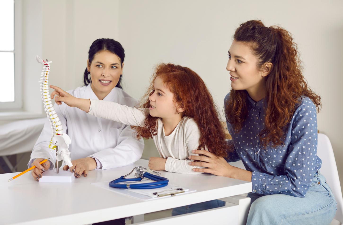 Saúde óssea infantil: Campanha nacional alerta para sinais silenciosos em crianças e adolescentes