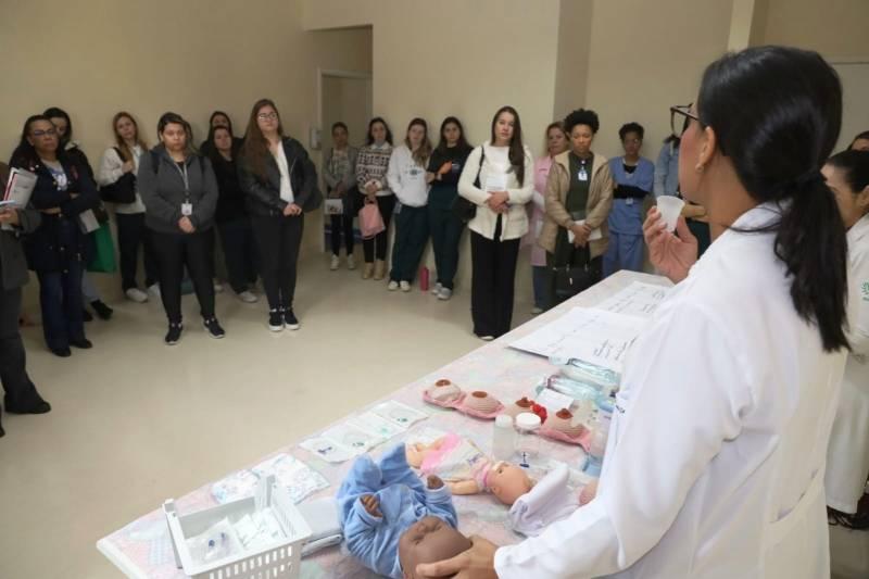 Semana do Agosto Dourado mobiliza profissionais de saúde de Santo André e reforça importância do aleitamento materno