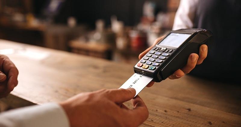 Varejo pode ganhar eficiência no cartão private label por meio da bancarização