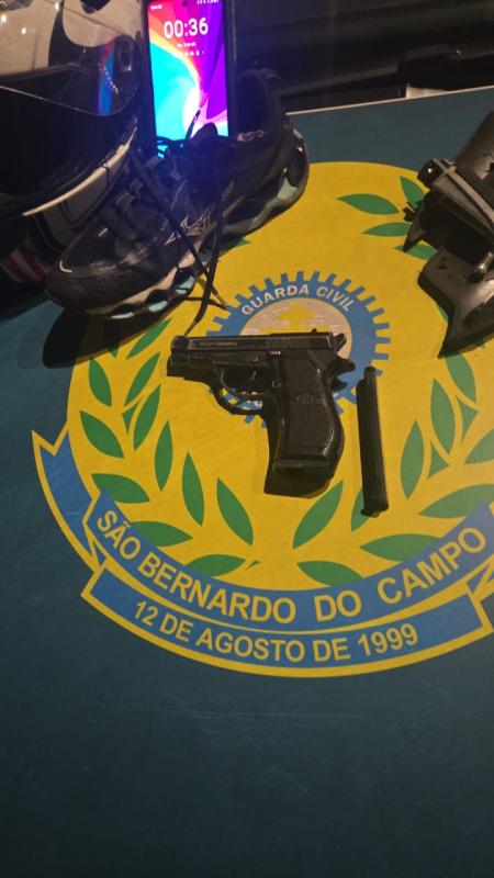 Em patrulhamento no Silvina, GCM de São Bernardo recupera motocicleta e objetos roubados