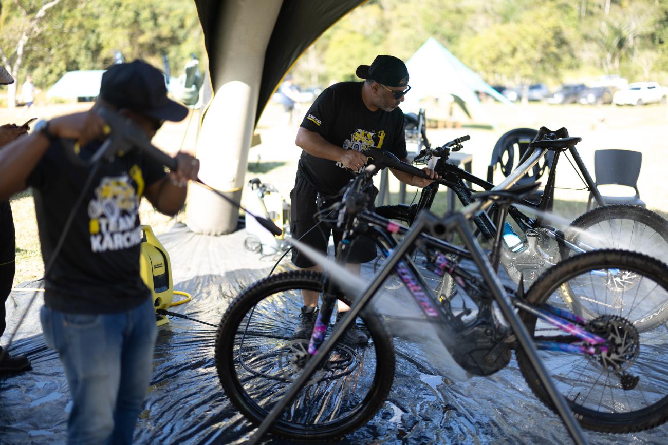 Kärcher encerra mais uma temporada de parceria com o Sertões, apoiando atletas no MTB e no Rally