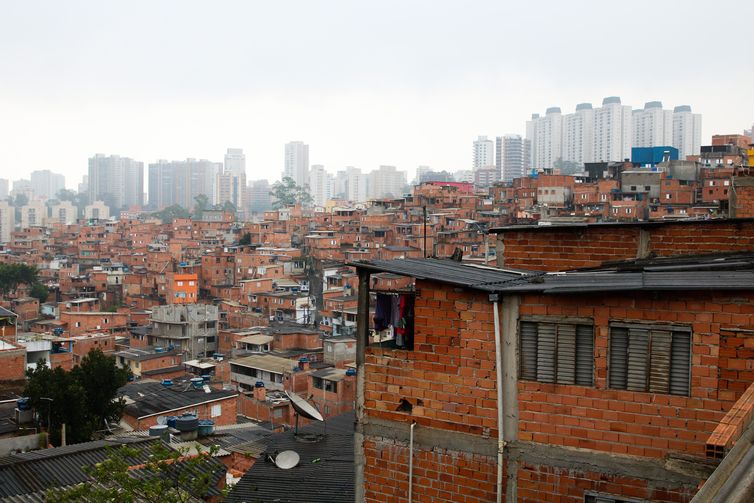 Moradores de Paraisópolis recebem endereço digital