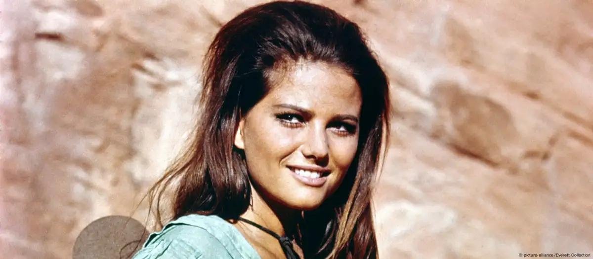 Morre Claudia Cardinale, musa do cinema italiano