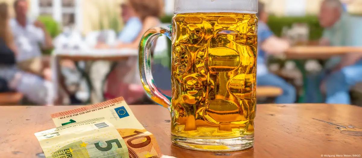 Oktoberfest 2025 começa com preço da cerveja nas alturas