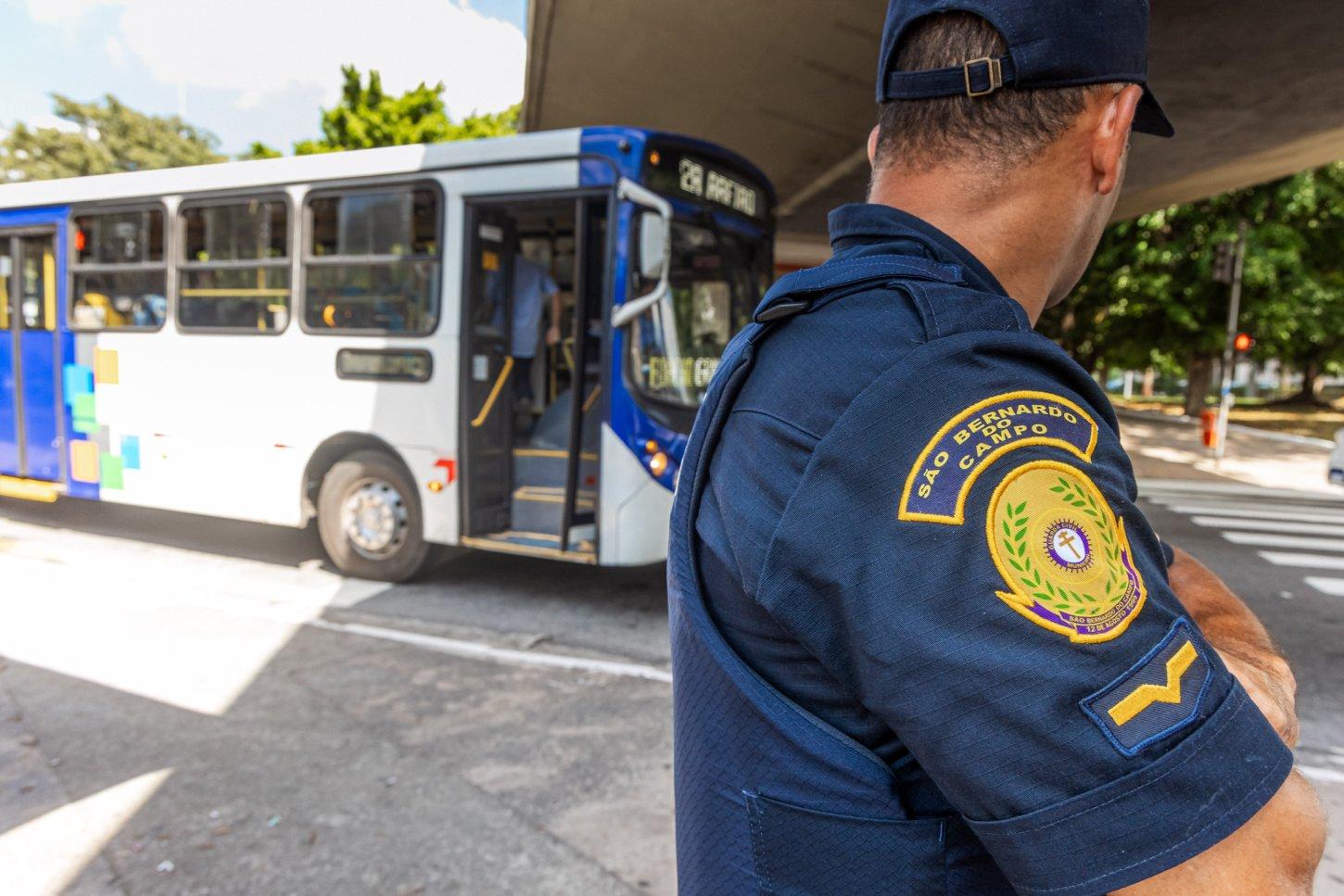 Operação da GCM amplia segurança nos pontos de ônibus de São Bernardo e soma mais de 3 mil rondas em agosto