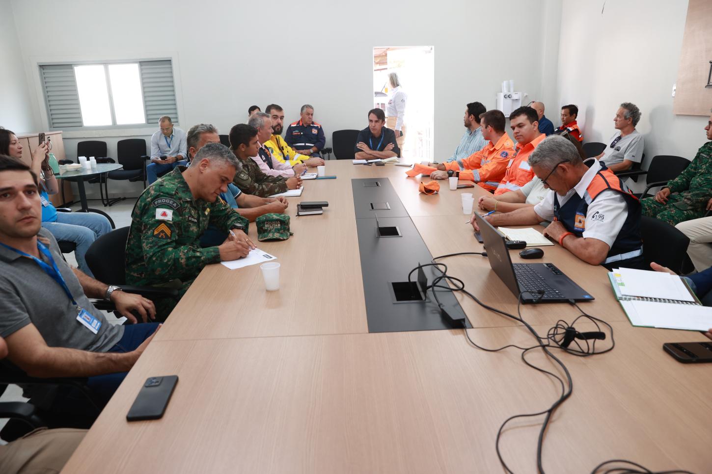 Prefeitura promove reunião de avaliação do Plano de Enfrentamento a Incêndios