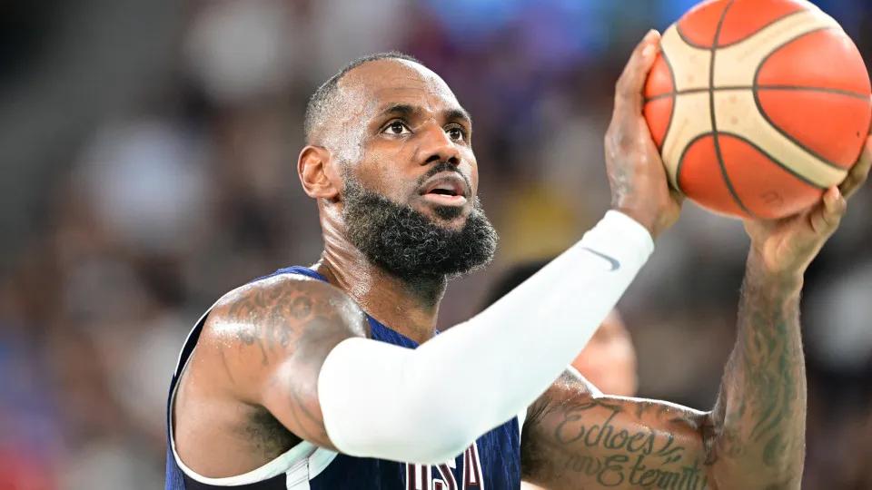 Responsável por gramado do Corinthians rebate crítica de LeBron