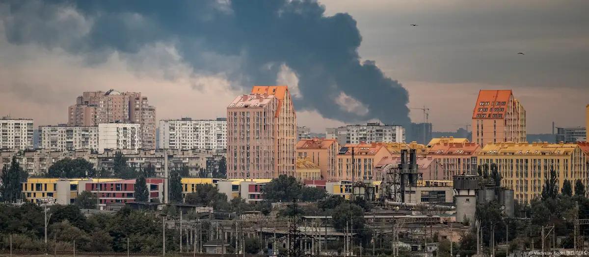 Rússia volta a atacar Kiev, e bombardeios matam quatro