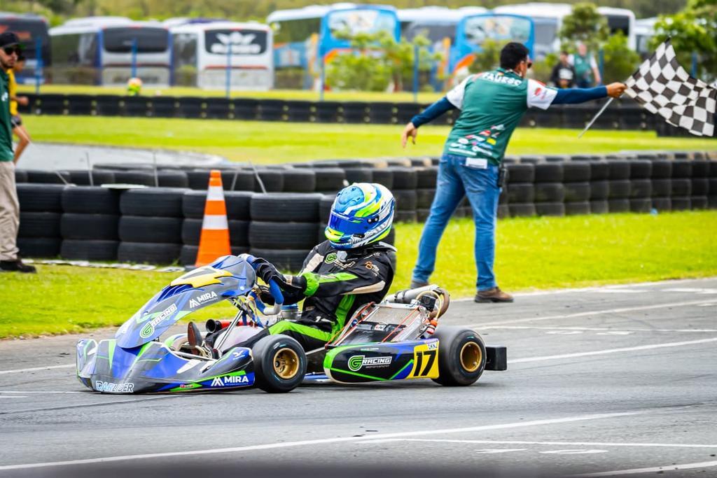 Bernardo Tambasco é Top 9 na OKN Júnior ganha tempo e pista na F4 Júnior no Open do Brasileiro