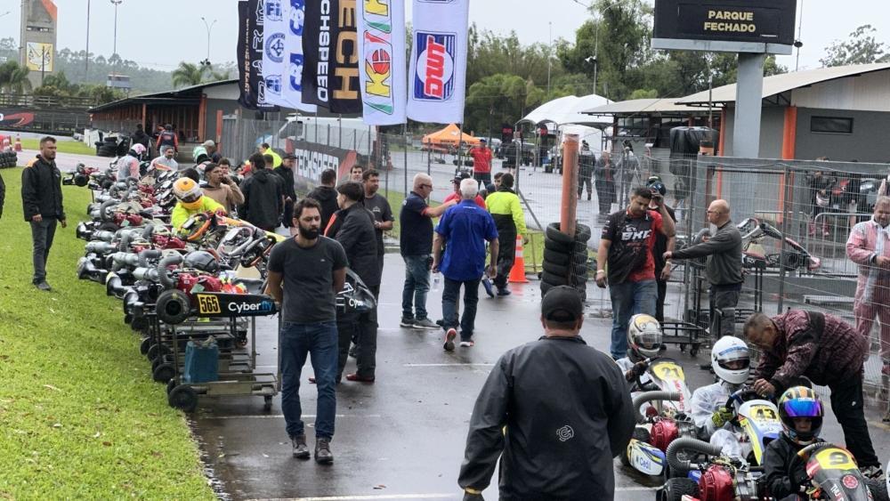 Campeonato Metropolitano de Kart de Nova Santa Rita volta com força total e motores Pablo Racing no Circuito Techspeed