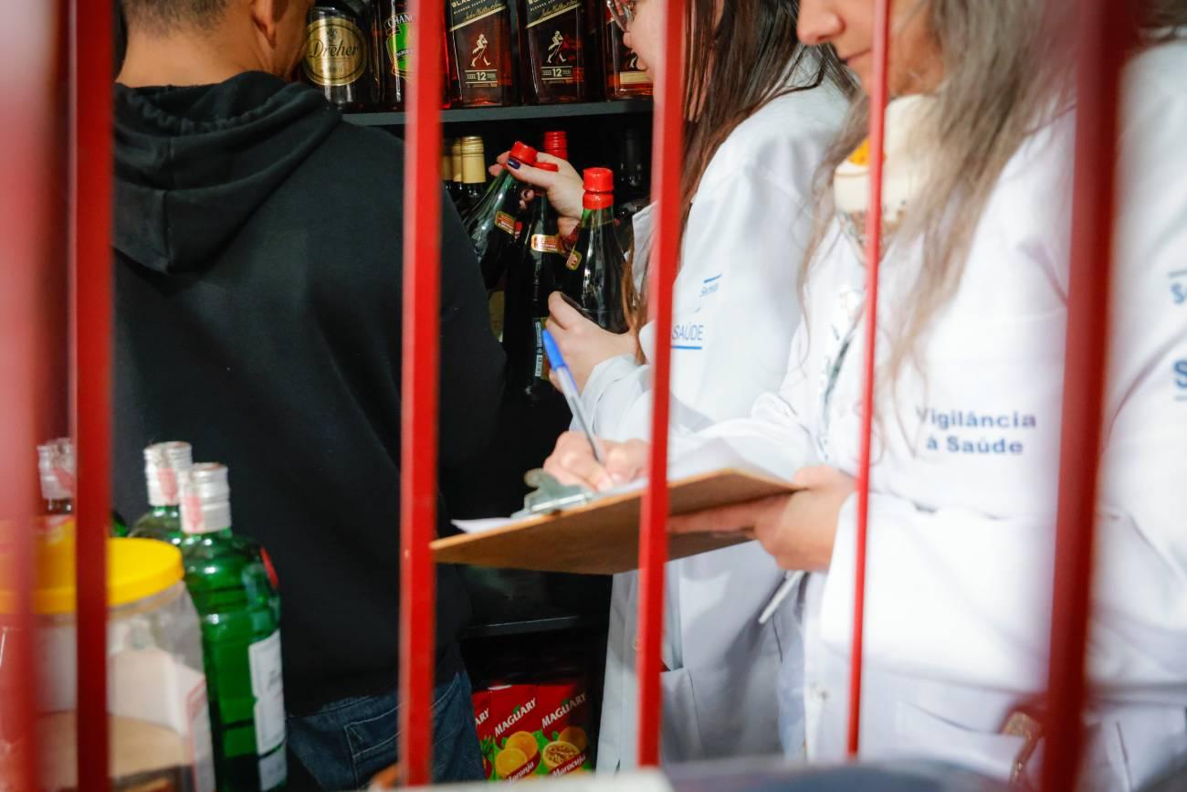 Casos suspeitos de intoxicação em SP atingem menor patamar desde início das investigações