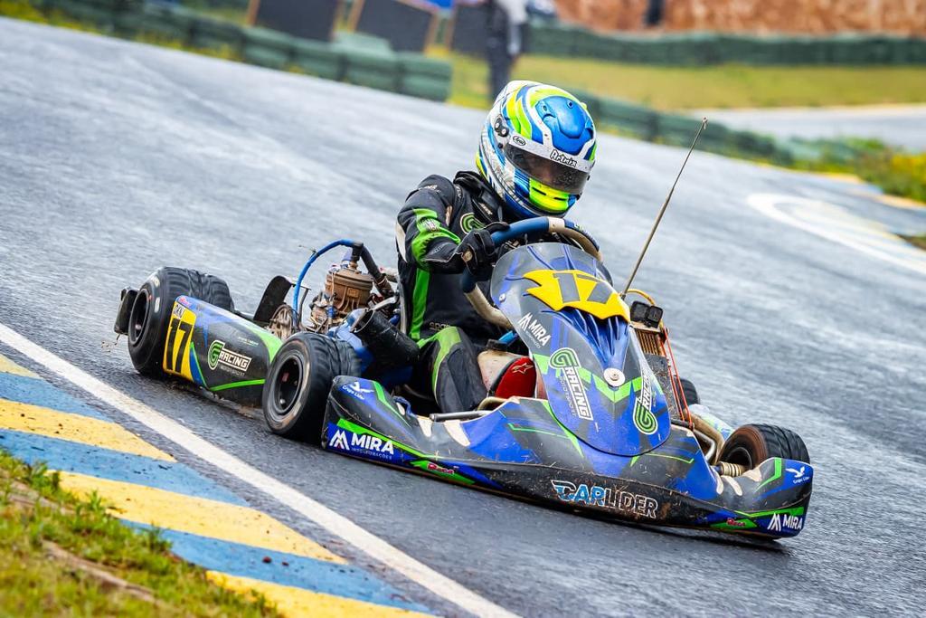 Com apenas três pneus Bernardo Tambasco vai ao pódio do Paulista Light de Kart