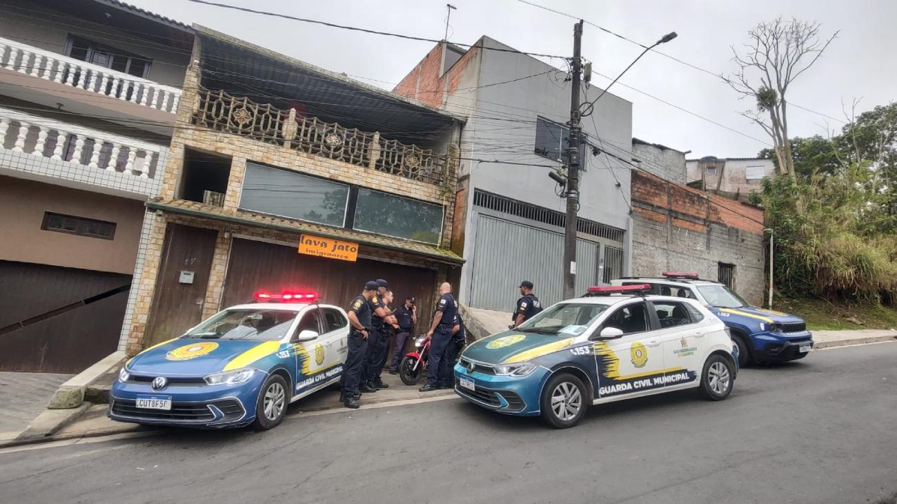 Em São Bernardo, ação da GCM recupera moto furtada e apreende veículo abandonado