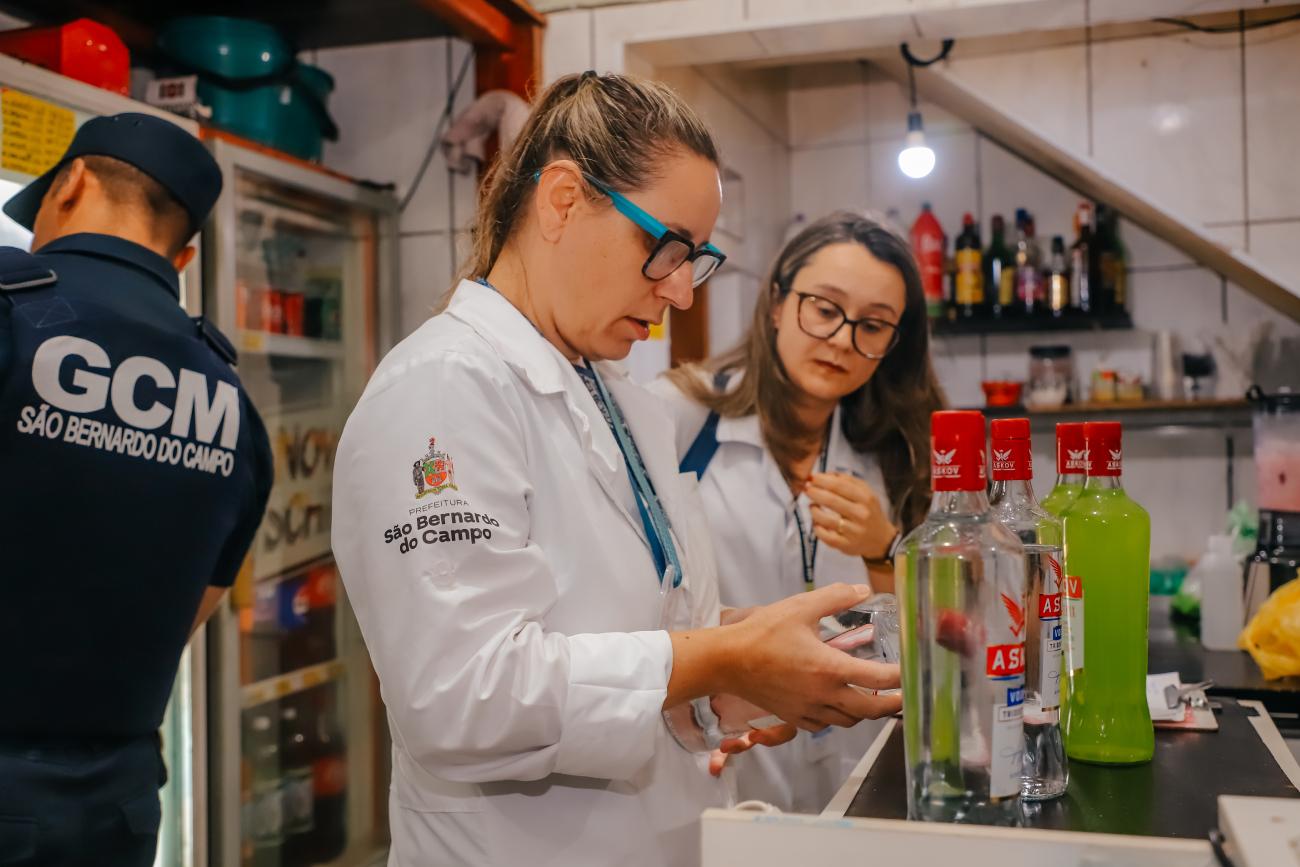 Força-tarefa em São Bernardo fecha o cerco contra comercialização de bebidas adulteradas