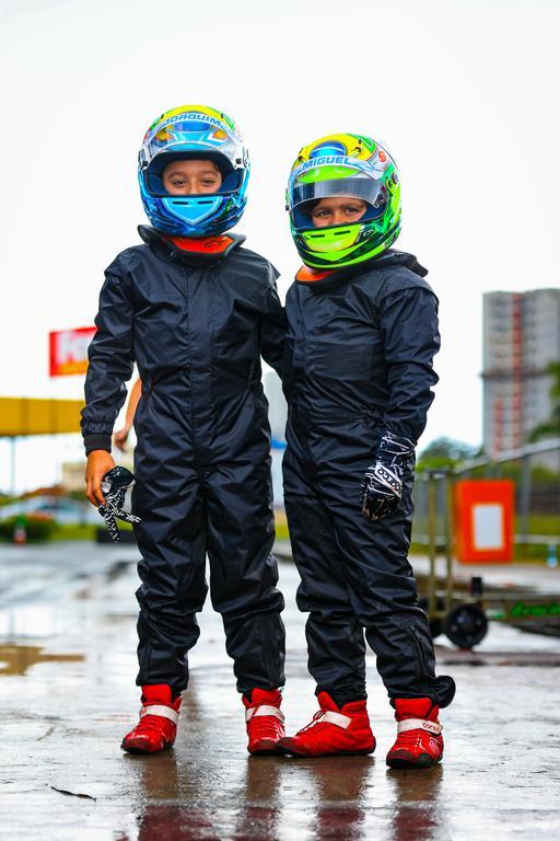 Irmãos Emerick destacam aprendizado em fim de semana intenso na pista do Beto Carrero