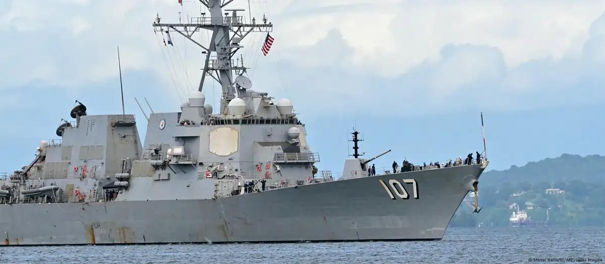 Navio de guerra dos EUA se aproxima da Venezuela