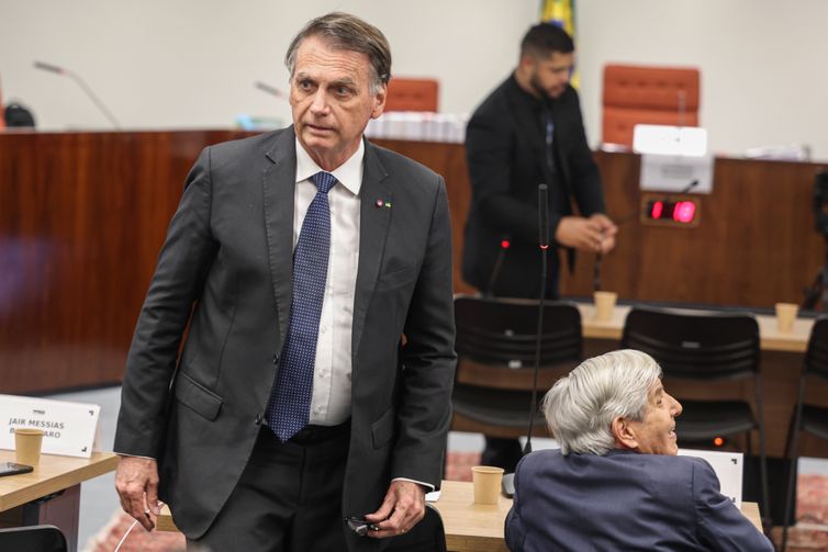 Recurso de Bolsonaro cita cerceamento de defesa e pede revisão da pena