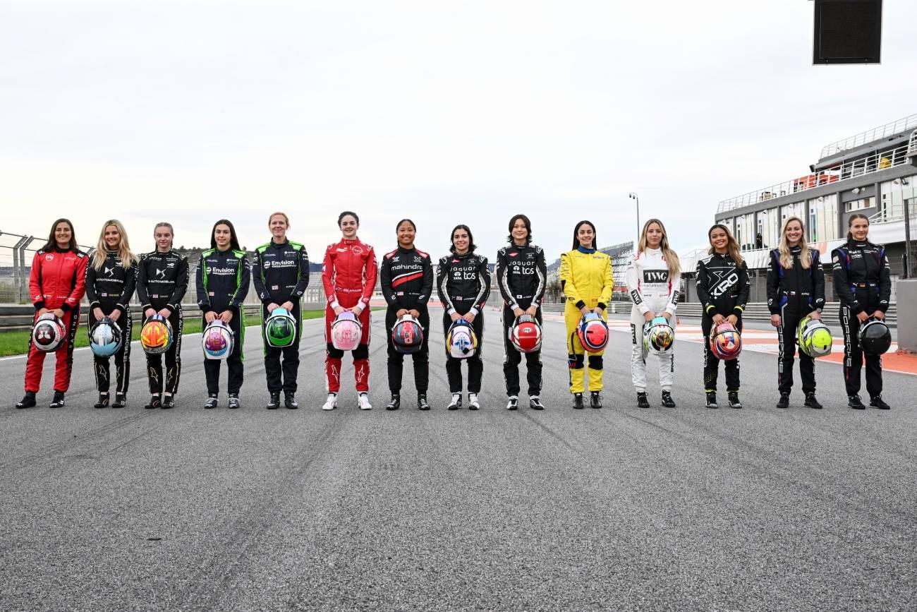 Teste para Mulheres levou 14 pilotos à pista, em Valência; equipe Mahindra dominou novamente