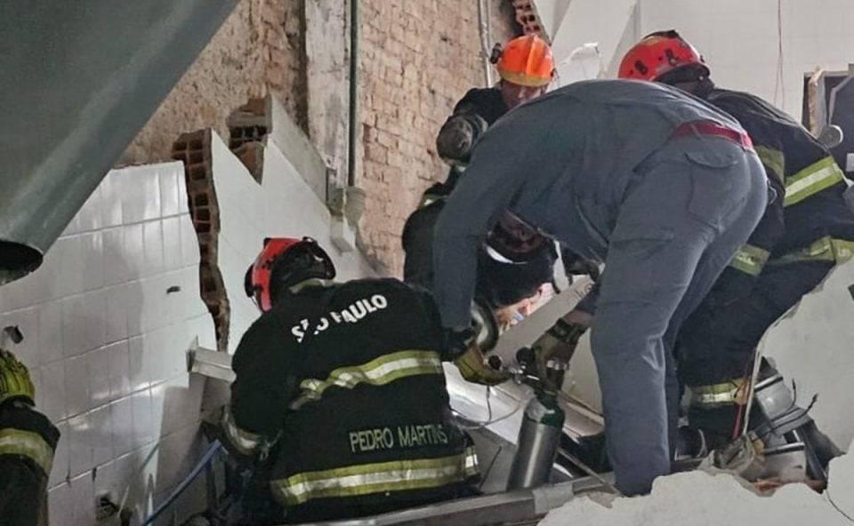 Teto de restaurante na Bela Vista desaba e mata uma pessoa