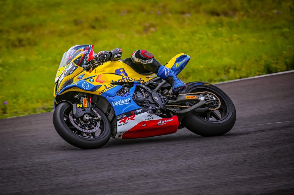 Theo Manna quebra o recorde da pista de Santa Cruz e crava a Superpole da sexta etapa