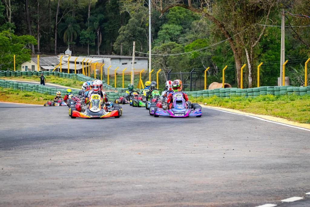 V11 Cup de Kart realizou a 8ª etapa do ano e passa a focar na Super Final no início de novembro