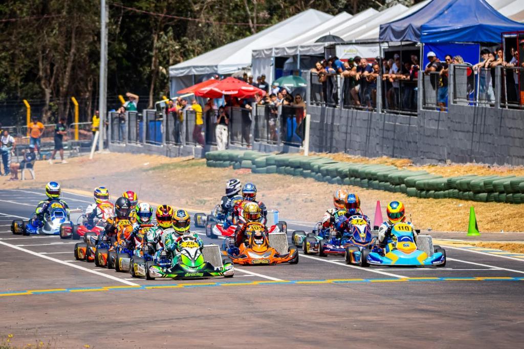 V11 Cup revelará os campeões de sua quinta temporada neste domingo na V11 Arena Kart