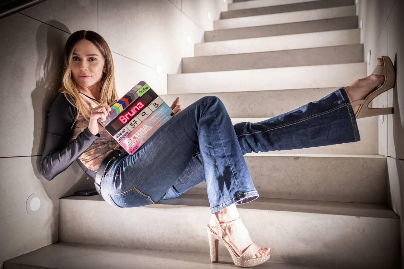 Ela incendiou os cinemas e está de volta! Deborah Secco retorna mais intensa do que nunca em Bruna Surfistinha 2