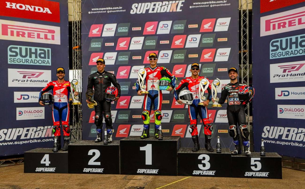 Eric Granado, da Honda Racing, assume a liderança do SuperBike Brasil 2025