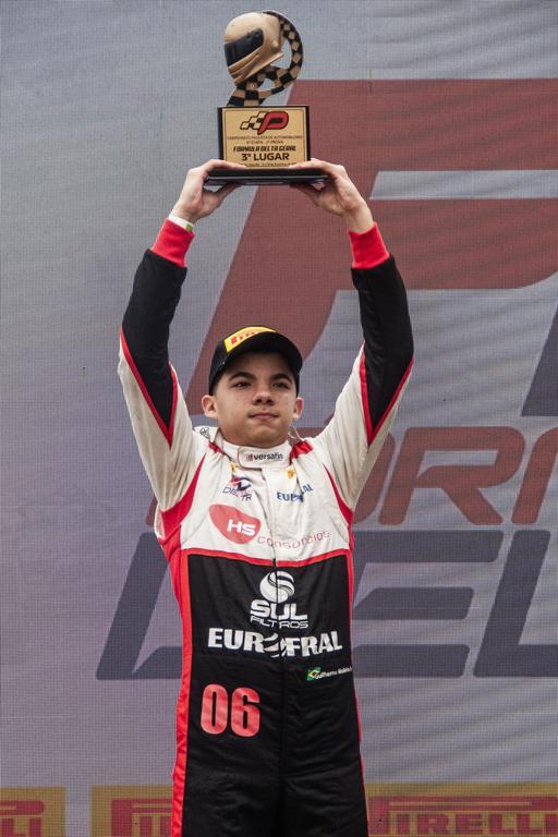 Guilherme Moleiro reage no Velocittá e mantém sequência de pódios na Fórmula Delta