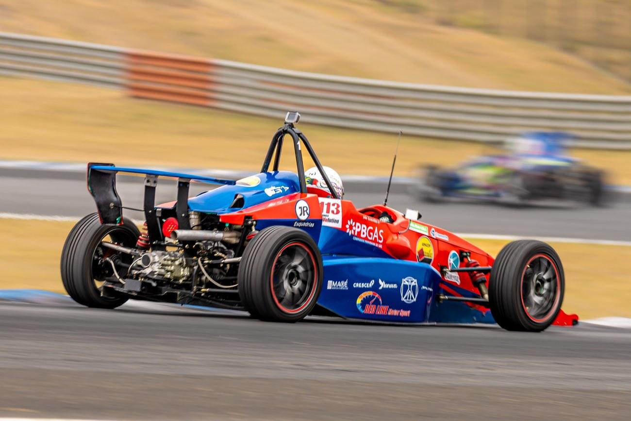 João Guimarães consolida sequência de pódios no Velocitta após disputa intensa na Corrida 2 da Fórmula eVolution