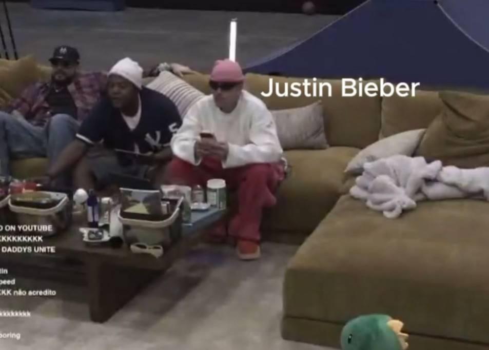 Justin Bieber assiste às 