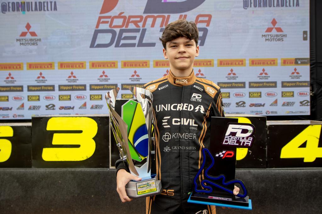 Lucas Corrêa conquista triplo pódio na F-Delta e se prepara para o Brasileiro de Kart em casa