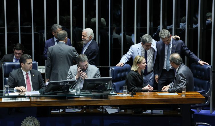 Lula deve sancionar isenção do IR até dia 11, diz Gleisi