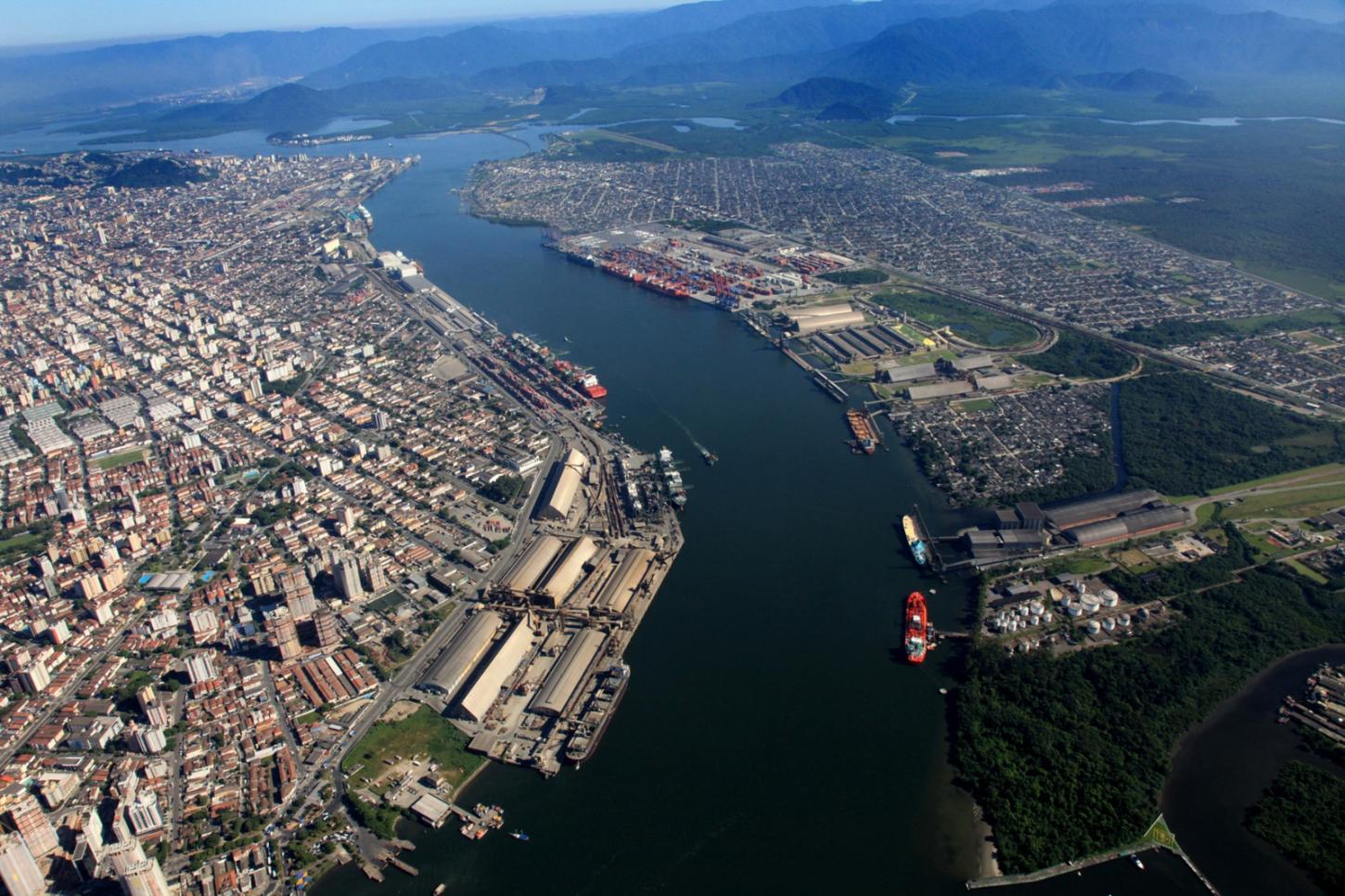 Municípios da Baixada Santista vão debater desenvolvimento das retroáreas portuárias em fórum na Associação Comercial de Santos na próxima terça (dia 25)