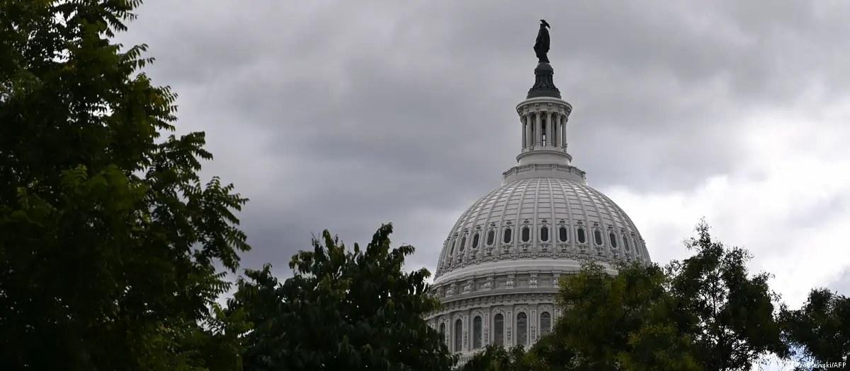 Senado dos EUA aprova proposta para encerrar shutdown