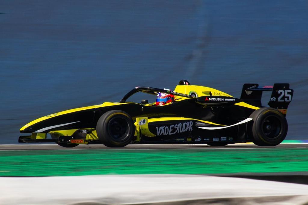 Barbara Estevo marcou pontos em sua estreia na Fórmula Delta