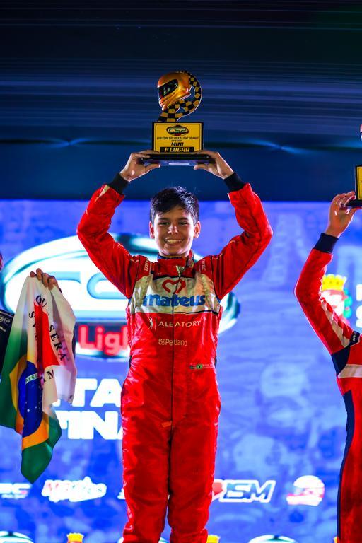 Bicampeão paulista de kart no último sábado, Matias Dominguez somou dois novos títulos à sua carreira em 2025