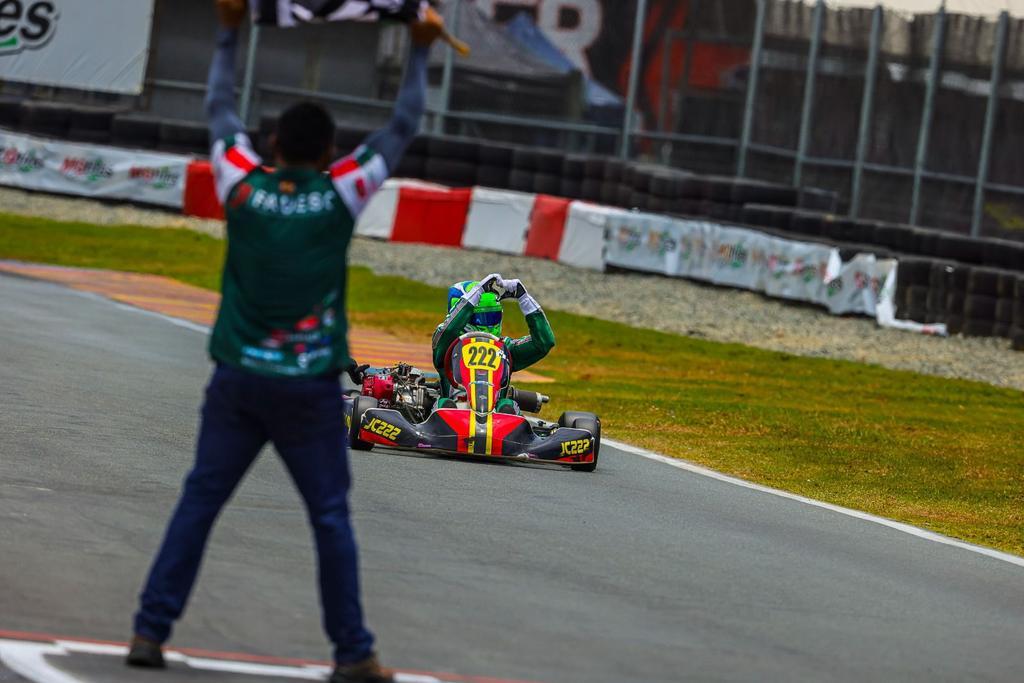 José Cabanas dominou a F4 Novatos e, invicto, conquistou seu primeiro título de campeão brasileiro de kart