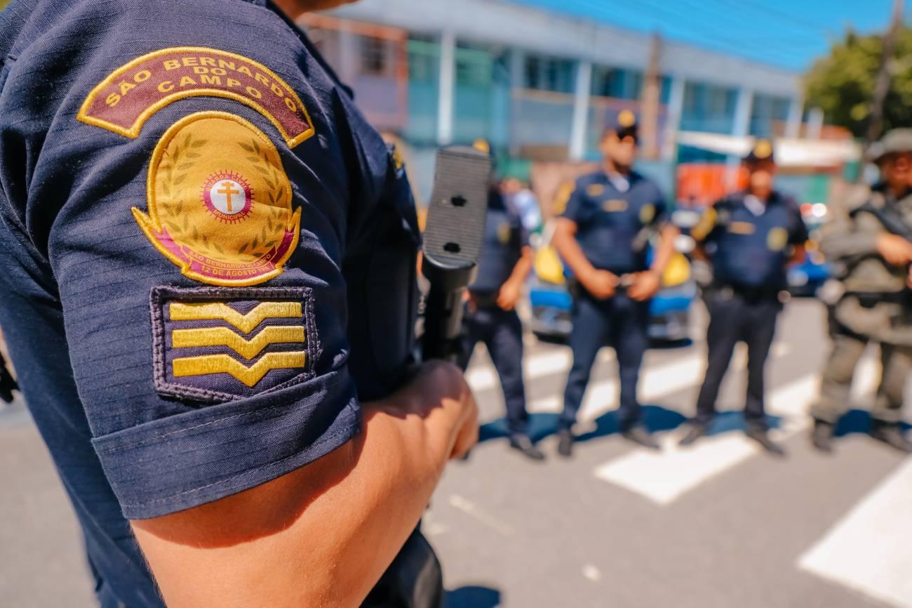 No início da Operação Bairro Mais Seguro, Romu prende traficante reincidente no Baeta Neves 