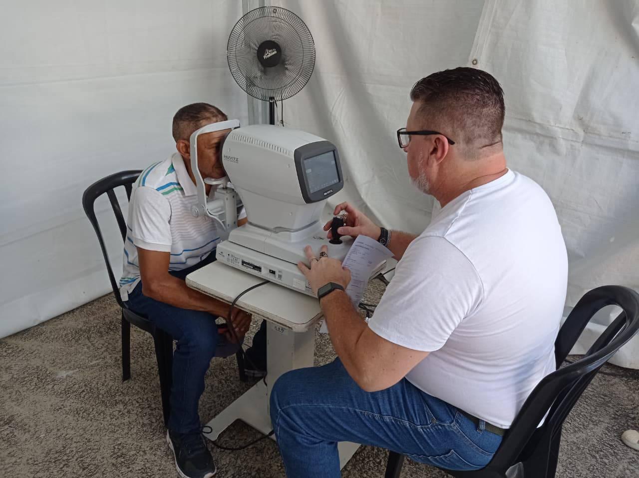 Ônibus da Oftalmologia atende 200 pessoas com consultas e exames em São Bernardo