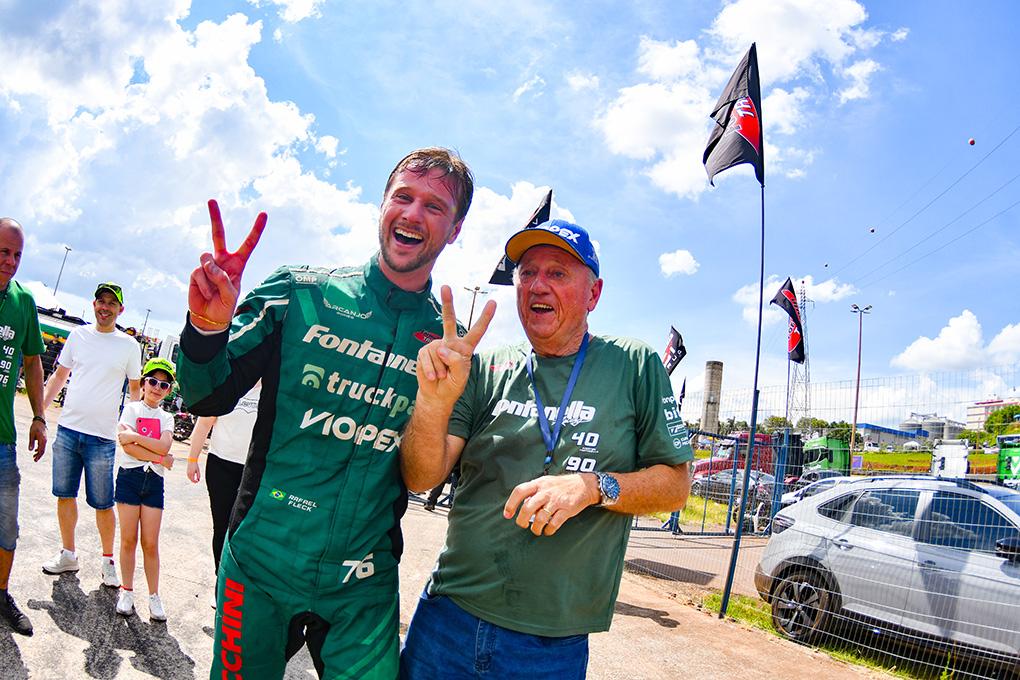 Rafael Fleck é bicampeão da Fórmula Truck em Cascavel com vitória de Douglas Collet