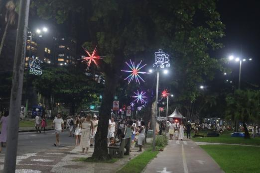 Réveillon em Santos terá ampliação do horário de quiosques e comércio ambulante, entre outras novidades